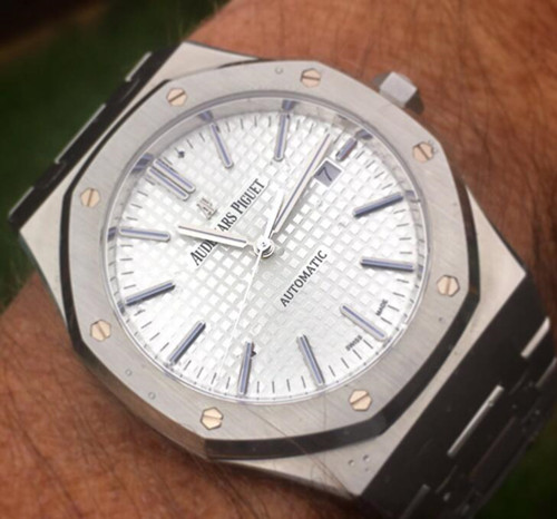 Kiváló Minőségű Replika Audemars Piguet Royal Oak AP15400 Karóraértékelés